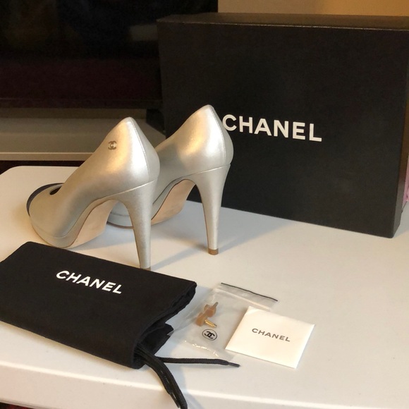 🌺 🌺Chanel Pumps - Picture 4 of 8